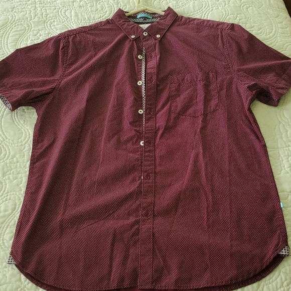 Button up - Picture 1 of 1